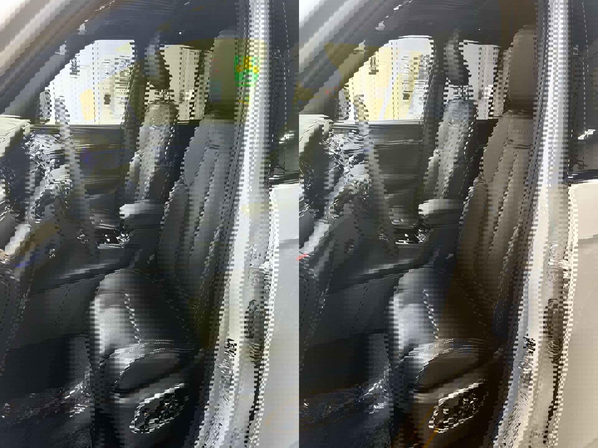 Used 2023 Jeep Grand Cherokee Overland w/ Luxury Tech Group IV image 21