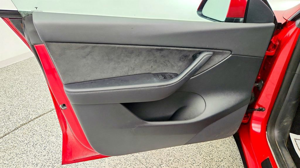Used 2022 Tesla Model Y Long Range AWD/4WD image 11