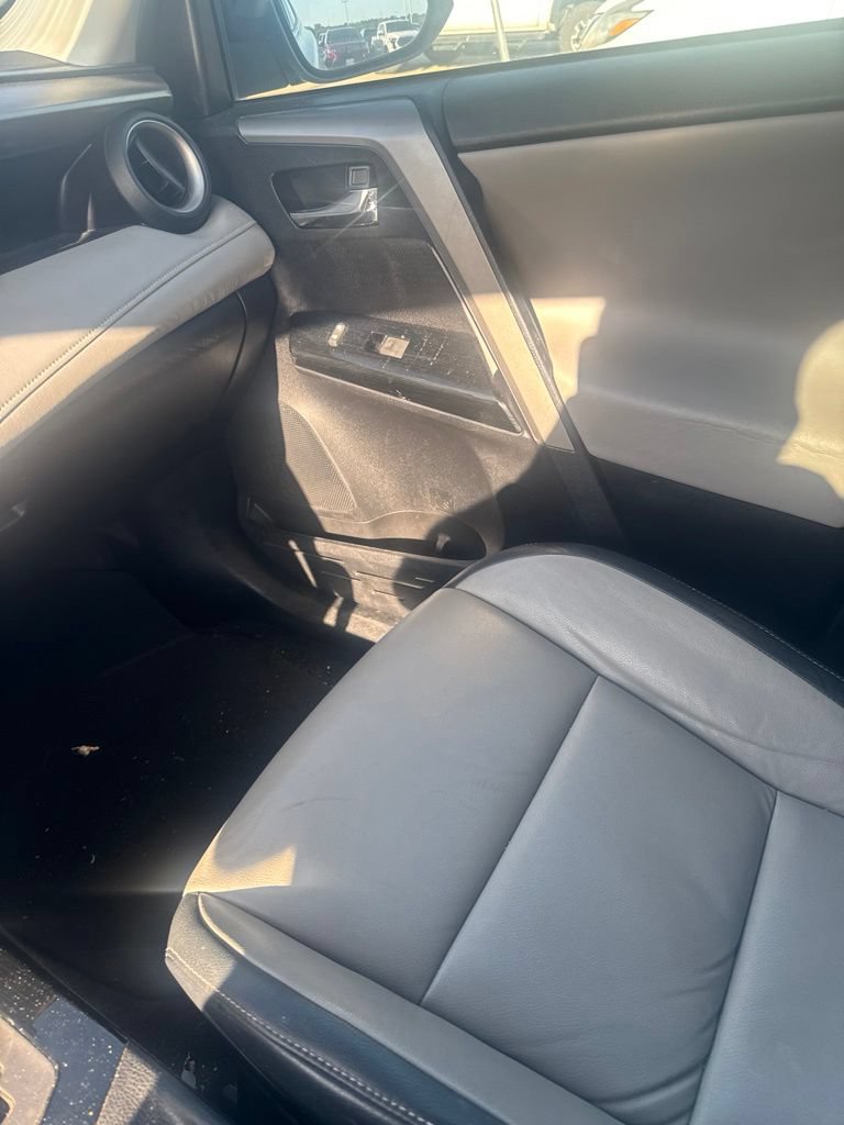 Used 2016 Toyota RAV4 Limited FWD image 3