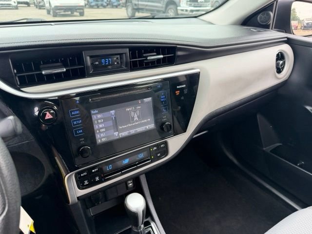 Used 2017 Toyota Corolla LE w/ Carpet Mat Package (TMS) FWD image 14