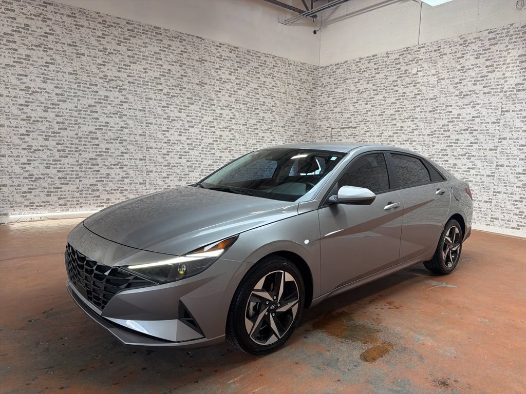 Certified 2023 Hyundai Elantra SEL w/ Convenience Package FWD image 3