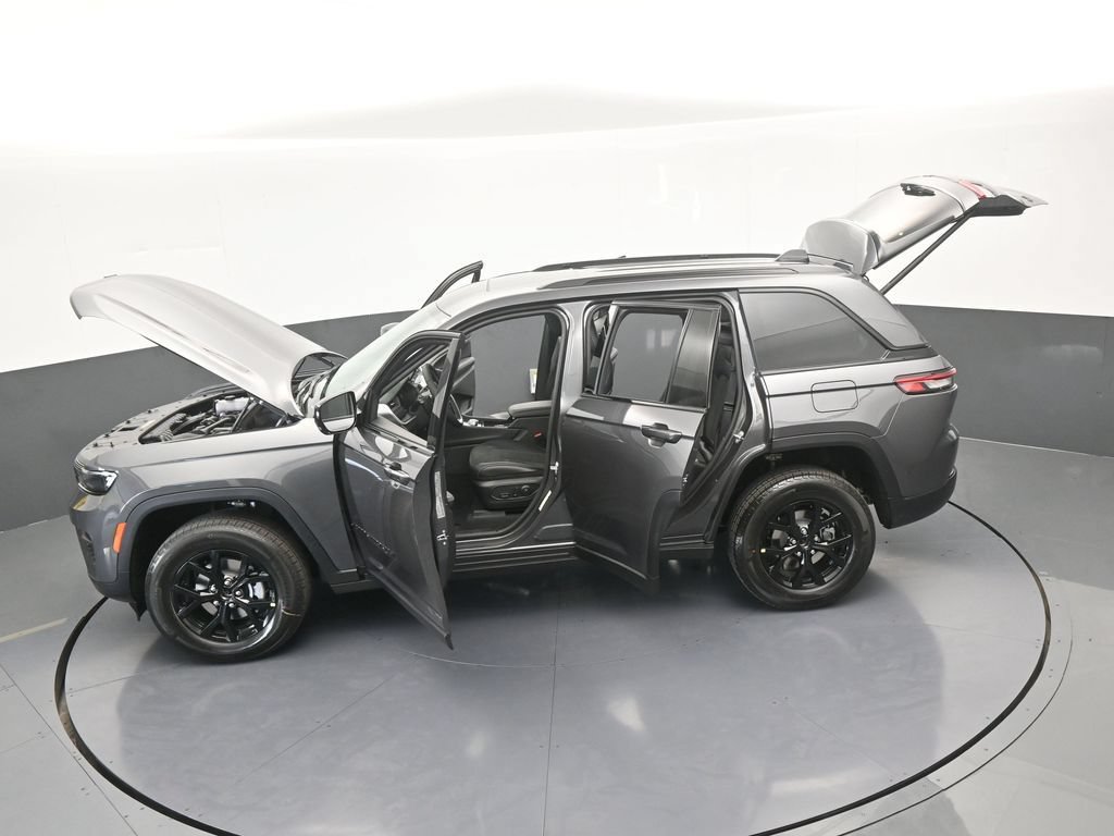 New 2025 Jeep Grand Cherokee Altitude AWD/4WD image 57