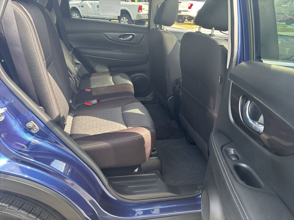 Used 2019 Nissan Rogue SV w/ Sun & Sound Touring Package image 29