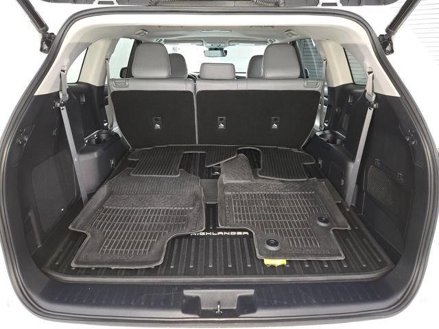 Used 2023 Toyota Highlander Limited image 21