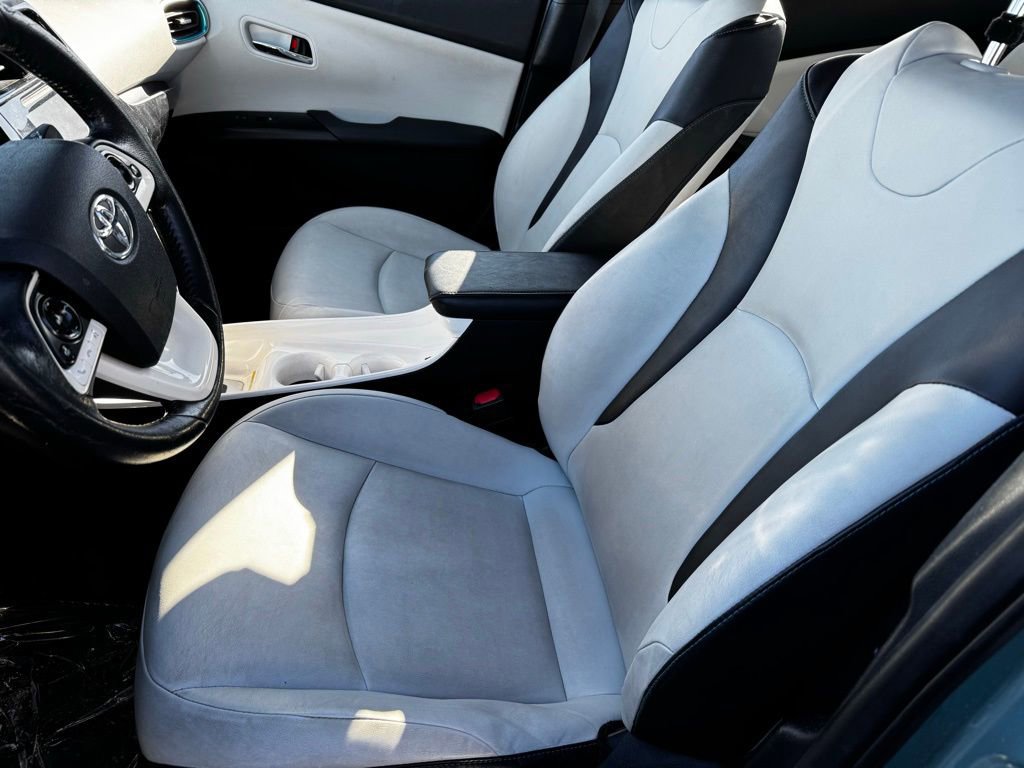 Used 2016 Toyota Prius Four image 5
