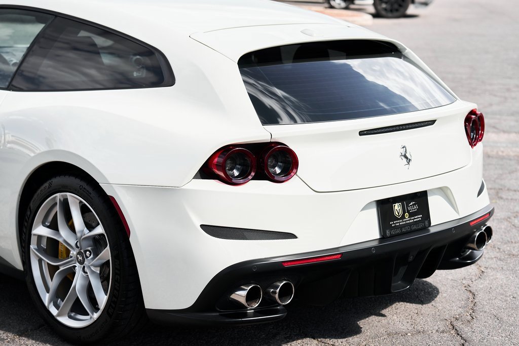Used 2019 Ferrari GTC4Lusso T image 10