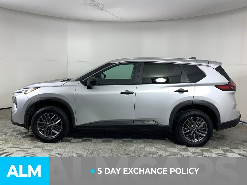 Used 2024 Nissan Rogue S image 5