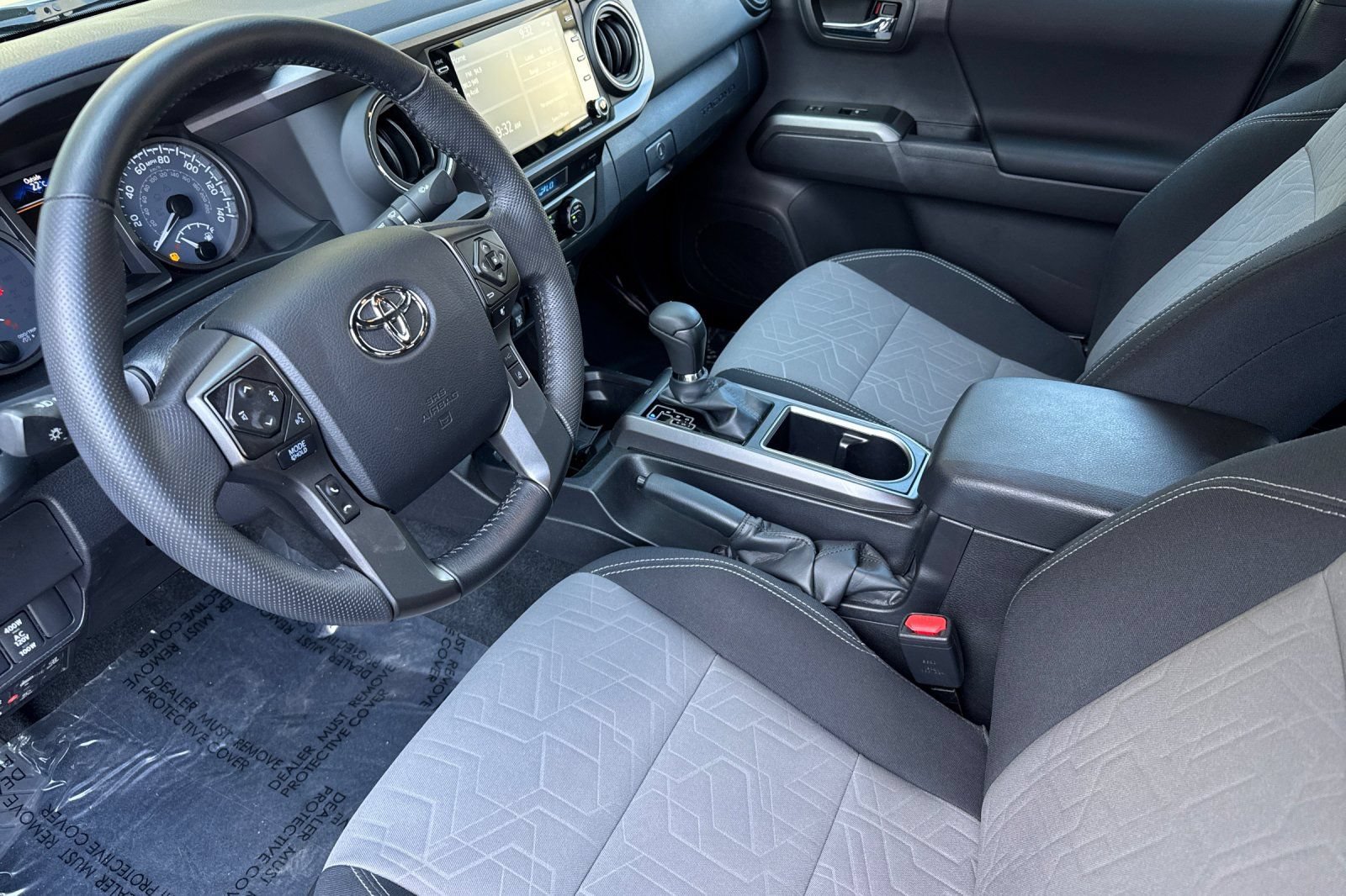 Used 2023 Toyota Tacoma TRD Off-Road w/ Technology Package AWD/4WD image 11