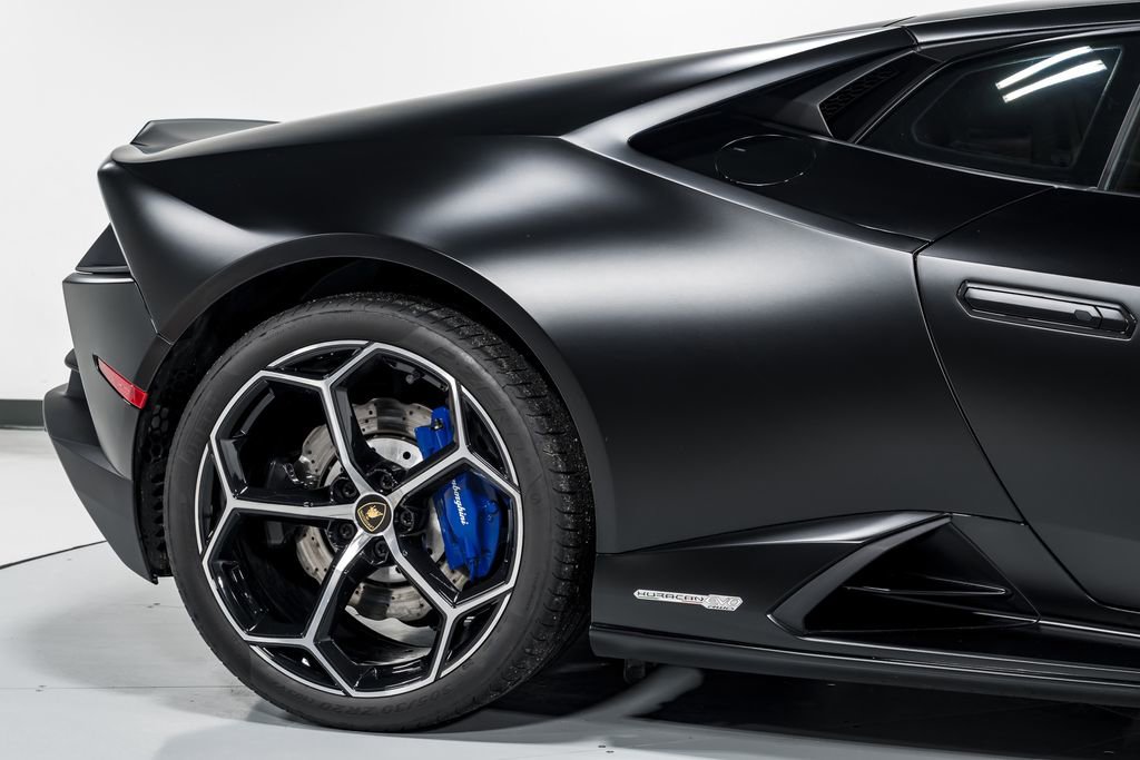 Used 2022 Lamborghini Huracan EVO RWD image 47