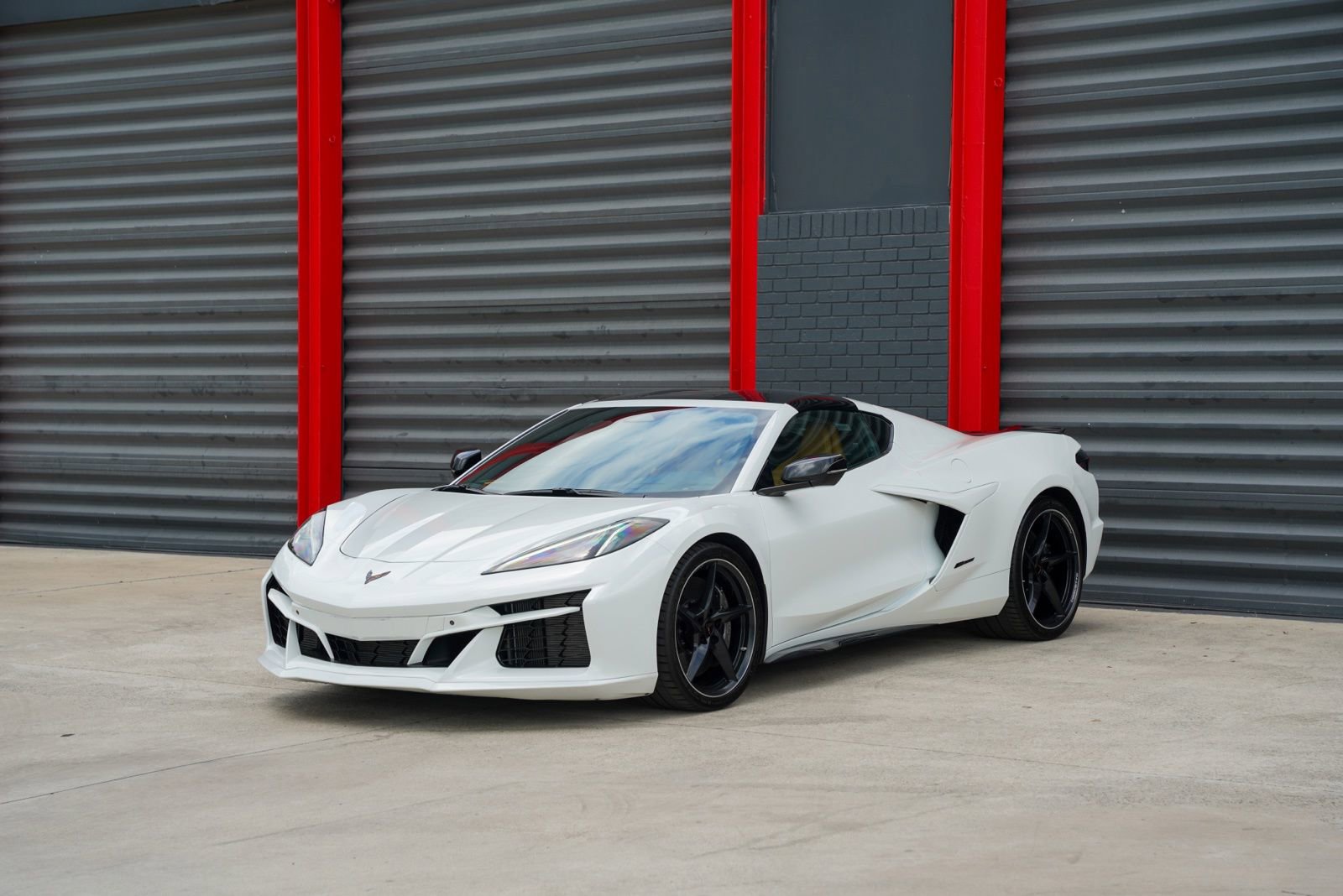 Used 2025 Chevrolet Corvette E-Ray w/ ZER Performance Package AWD/4WD image 1