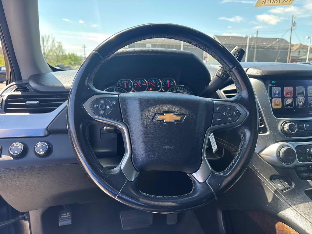Used 2019 Chevrolet Suburban LT AWD/4WD image 15