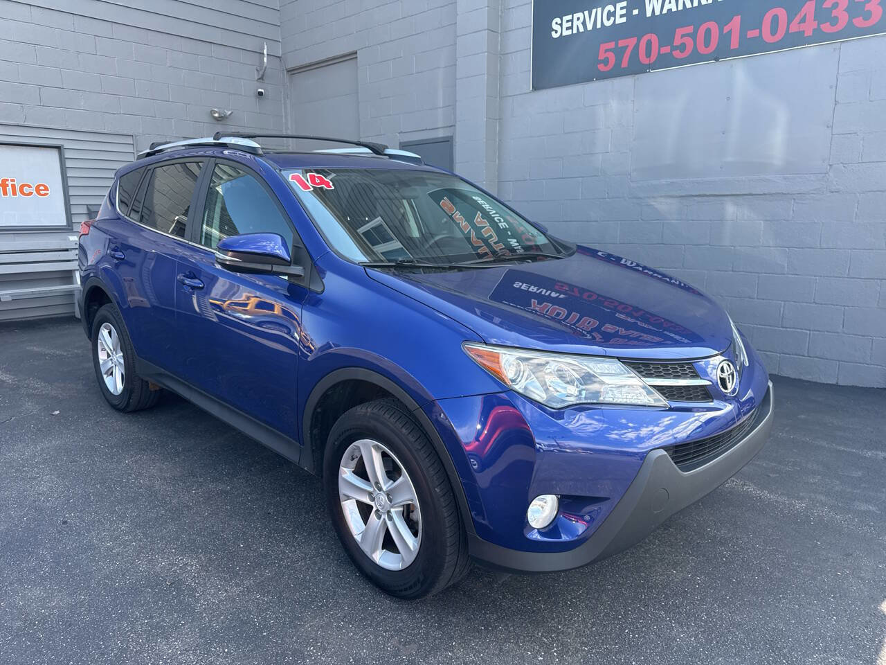 Used 2014 Toyota RAV4 XLE AWD/4WD image 1
