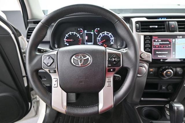 Used 2020 Toyota 4Runner SR5 Premium w/ Moonroof Package AWD/4WD image 8