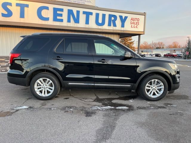 Used 2016 Ford Explorer XLT w/ Equipment Group 202A FWD image 23