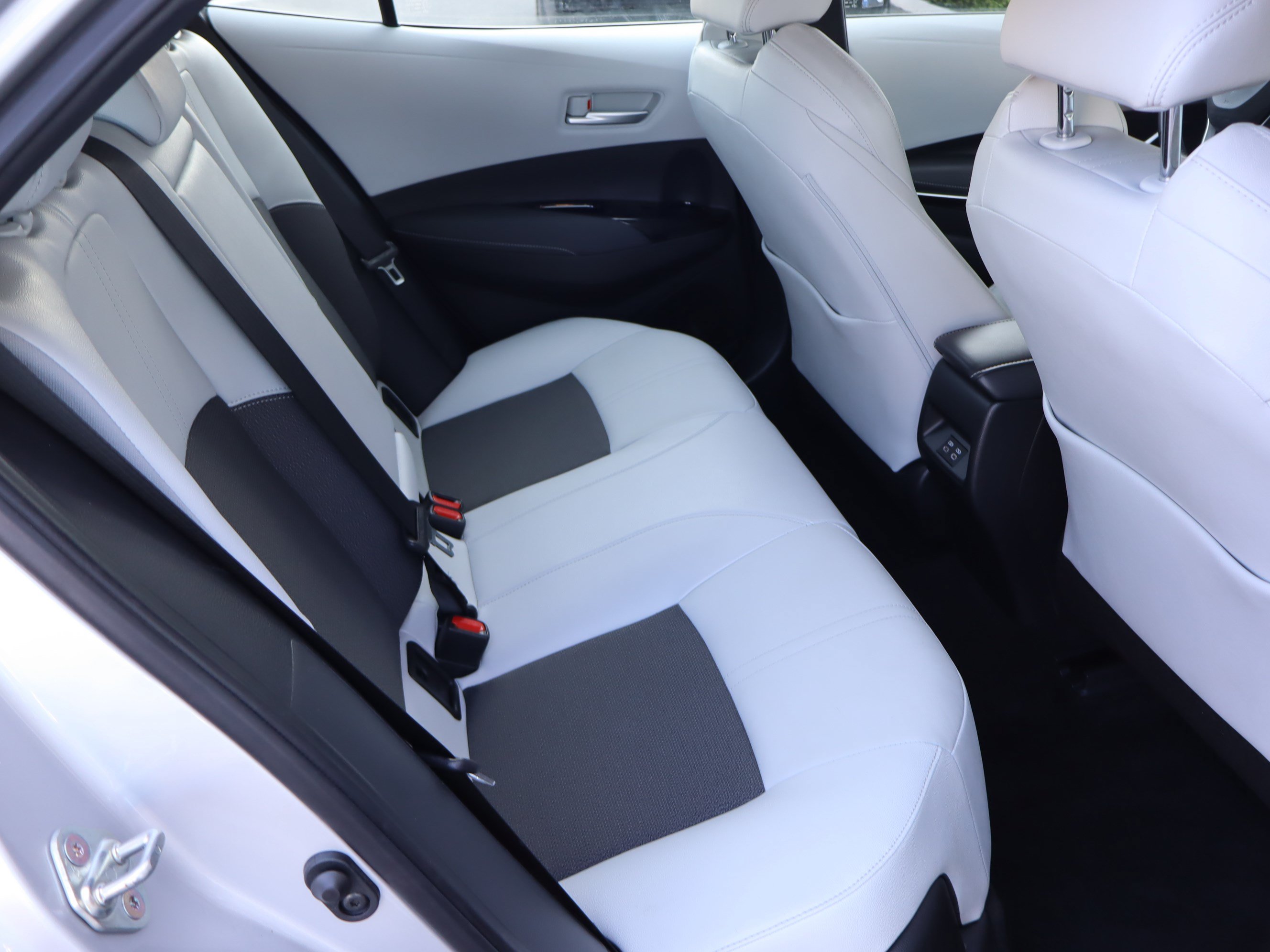 Used 2024 Toyota Corolla XSE FWD image 35