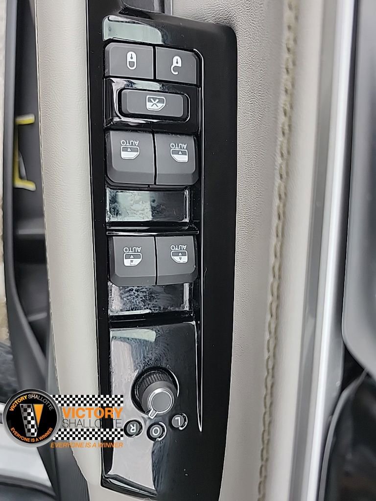 Used 2023 Jeep Wagoneer Series III w/ Preferred Equipment Group image 31