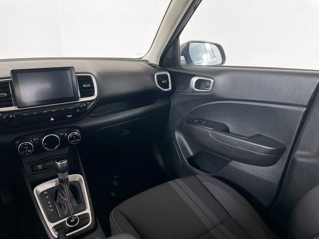Used 2023 Hyundai Venue SEL image 27