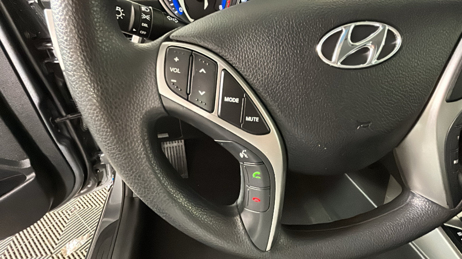 Used 2016 Hyundai Elantra GT FWD image 19