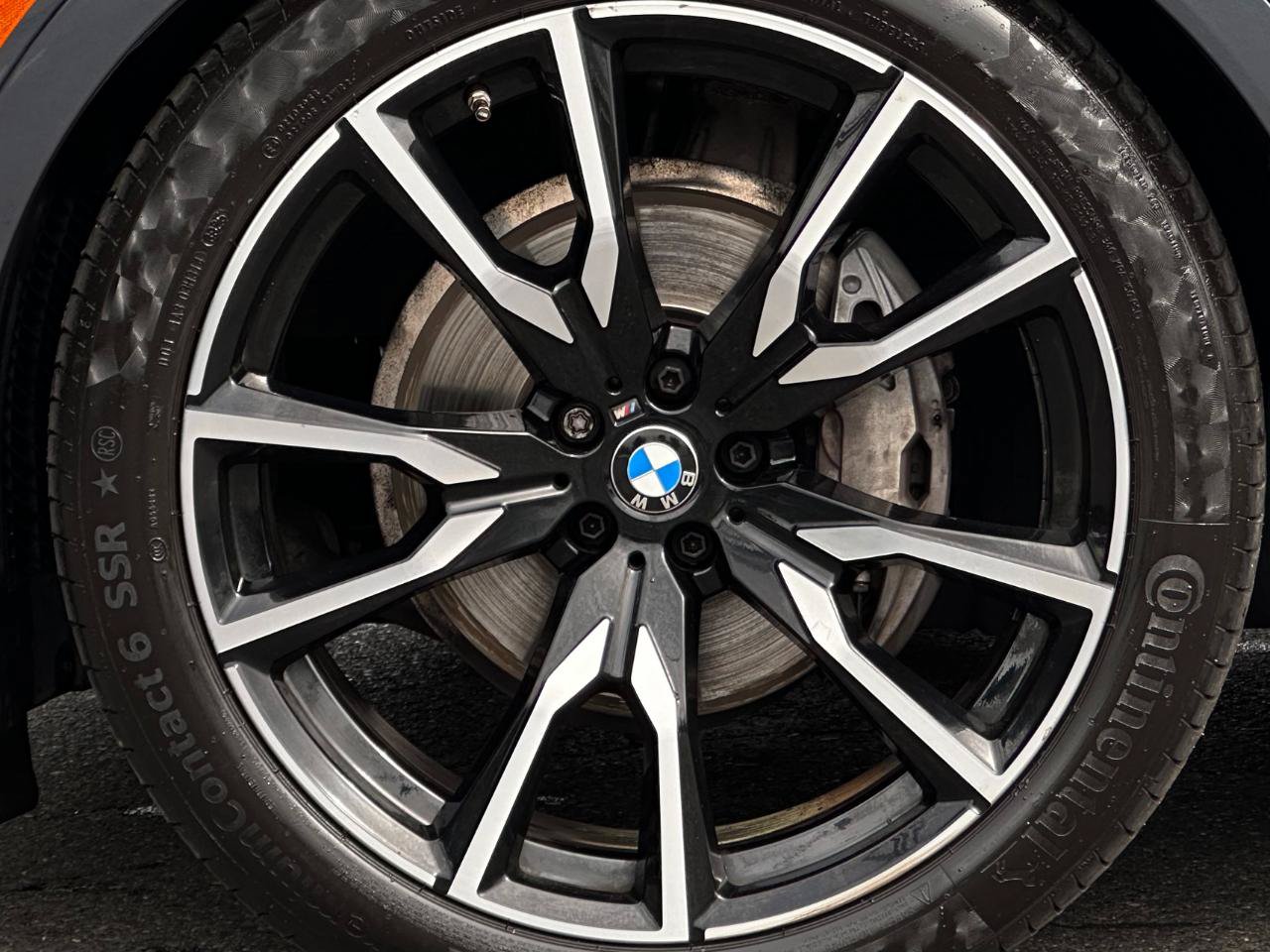Used 2022 BMW X7 xDrive40i w/ M Sport Package AWD/4WD image 16