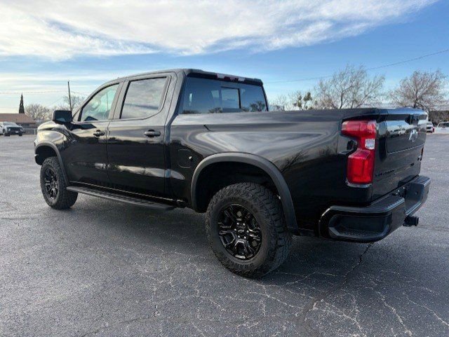 Used 2025 Chevrolet Silverado 1500 ZR2 w/ Technology Package image 4