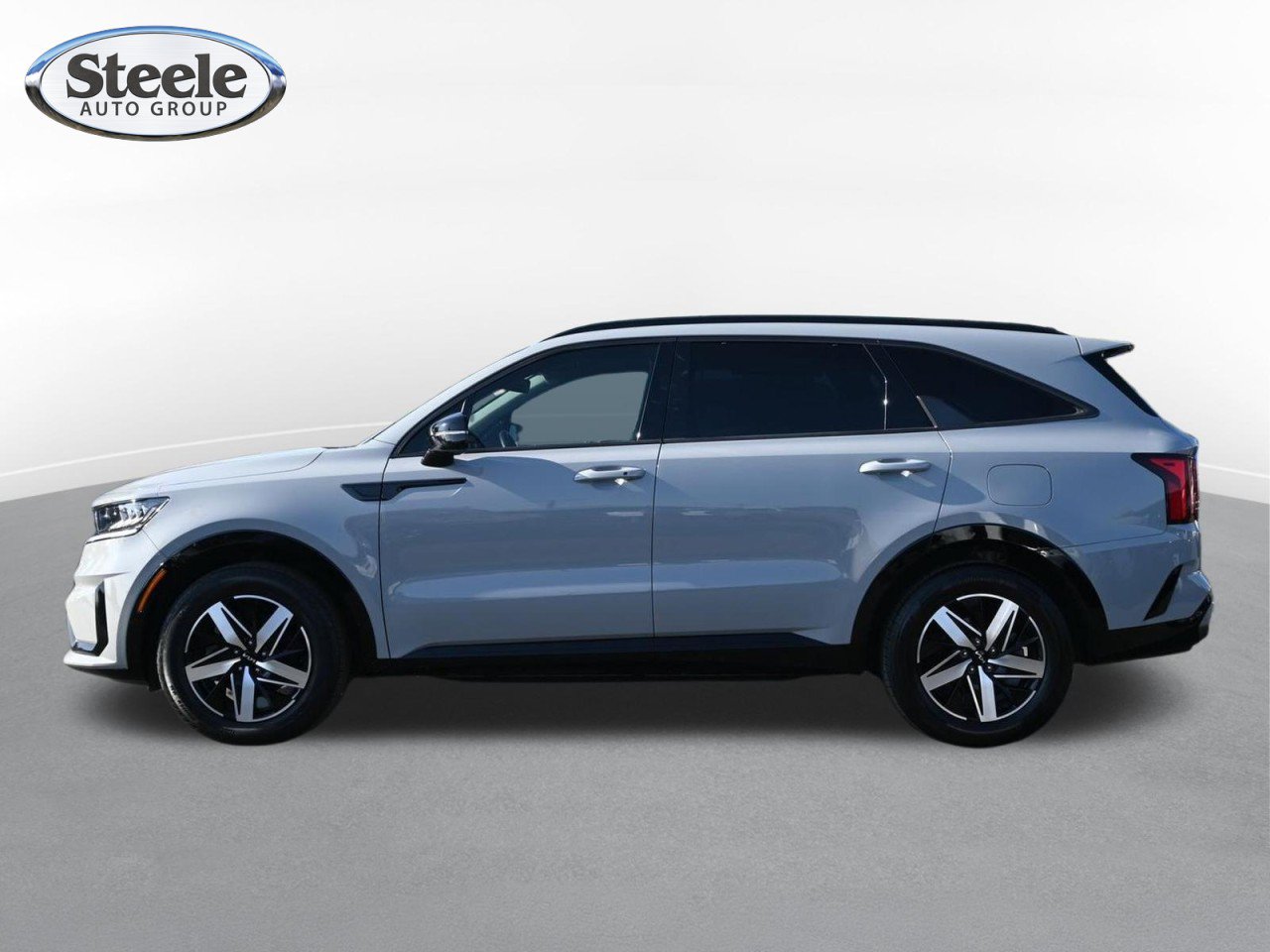 Used 2023 Kia Sorento EX w/ Panoramic Sunroof Package FWD image 4