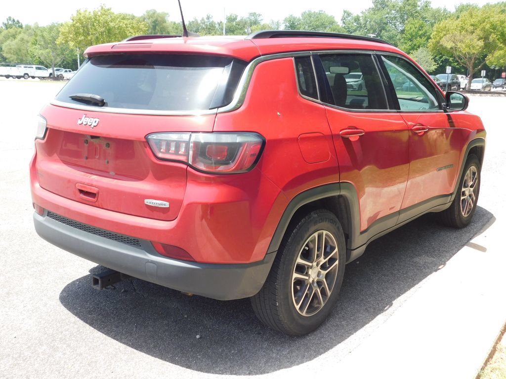 Used 2018 Jeep Compass Latitude w/ Popular Equipment Group FWD image 11