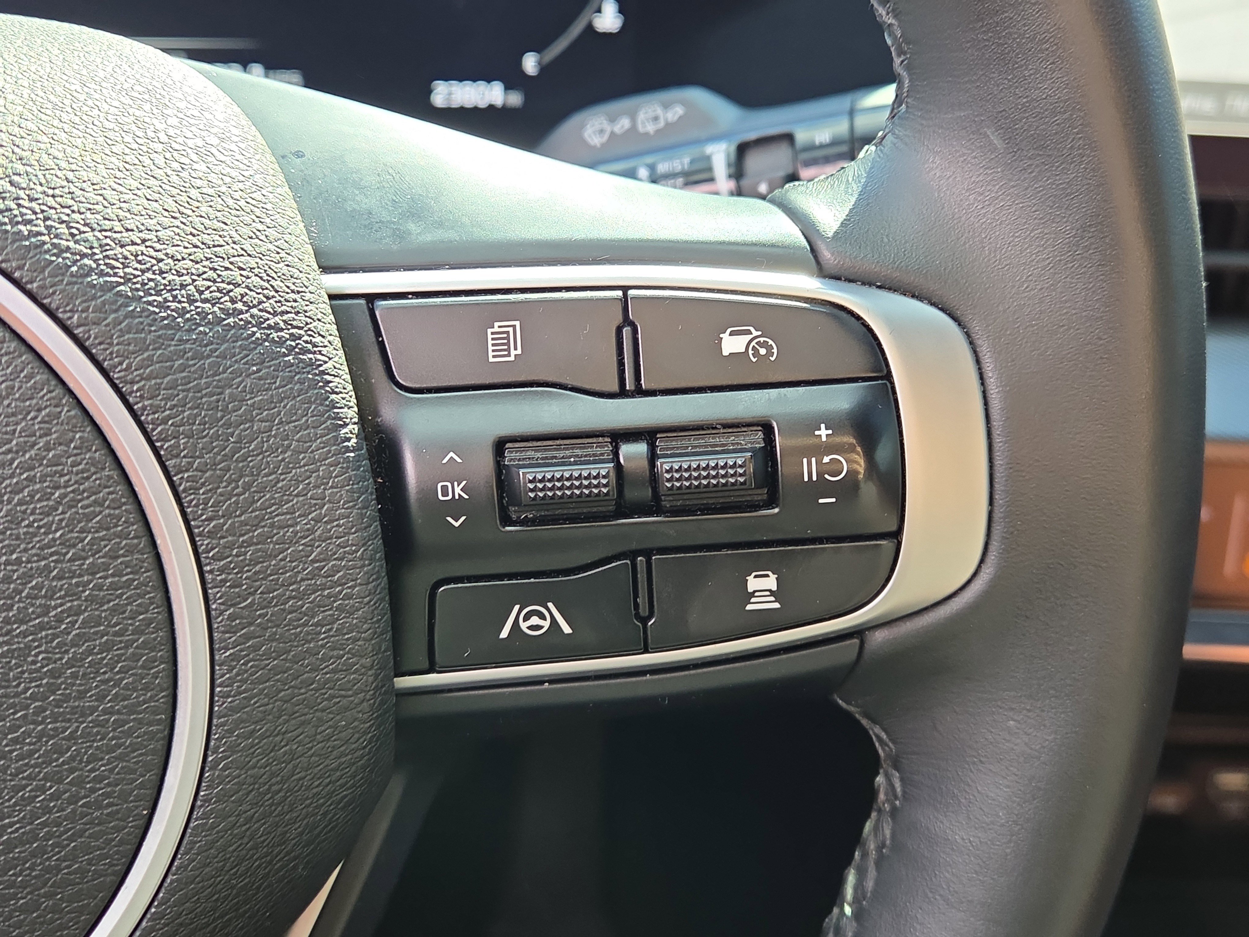 Used 2024 Kia Sportage SX image 13