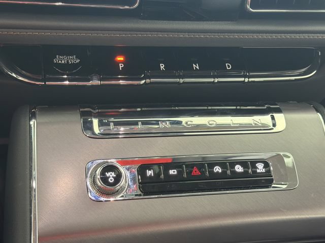 Used 2026 Lincoln Aviator AWD image 7