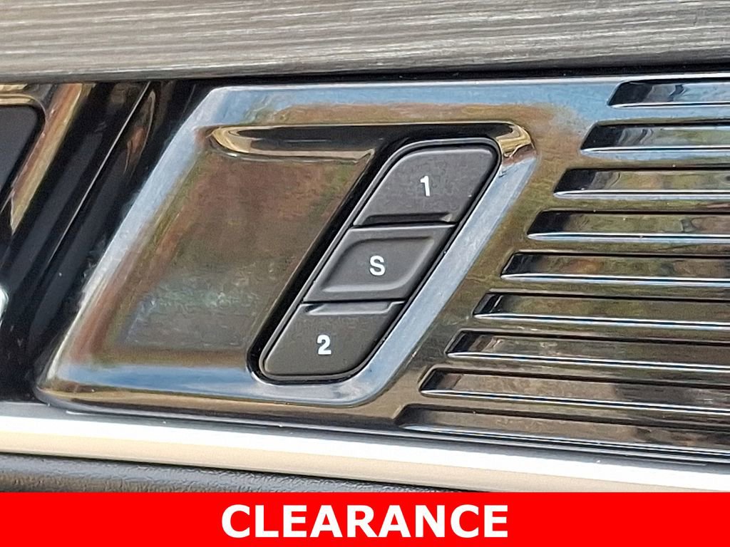 Used 2024 Jeep Wagoneer L Series II w/ Flexible Seating Group image 25