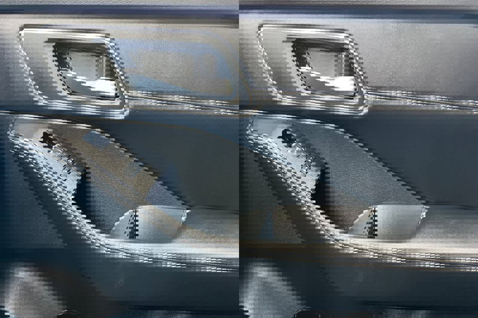 Certified 2025 Nissan Rogue Platinum w/ Platinum Premium Package image 21