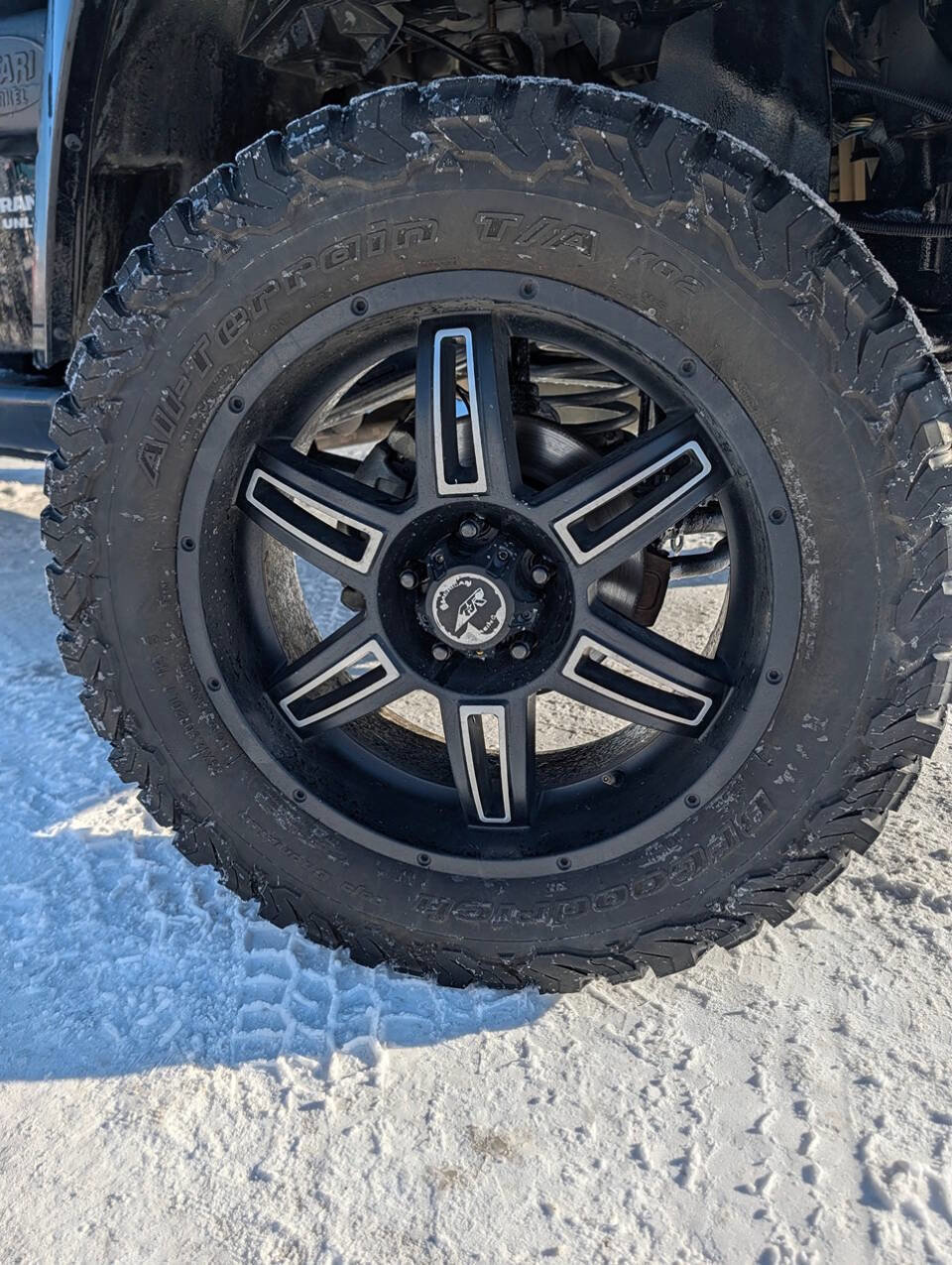 Used 2011 Jeep Wrangler Unlimited 70th Anniversary w/ Connectivity Group image 3