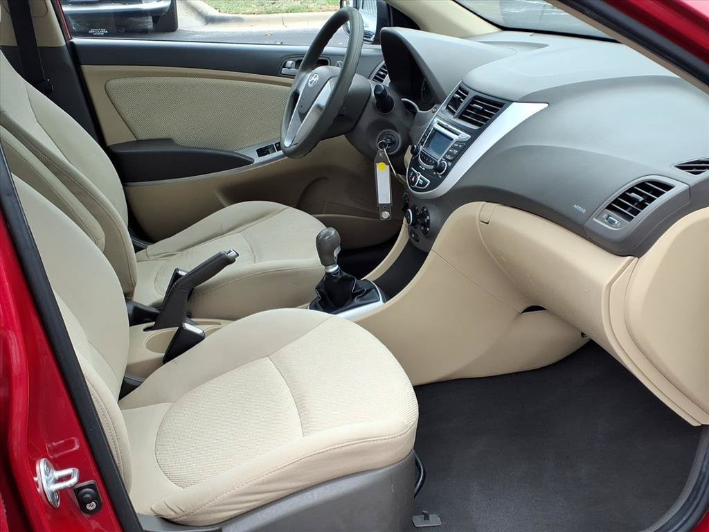 Used 2012 Hyundai Accent GLS w/ Comfort Pkg 2 FWD image 21