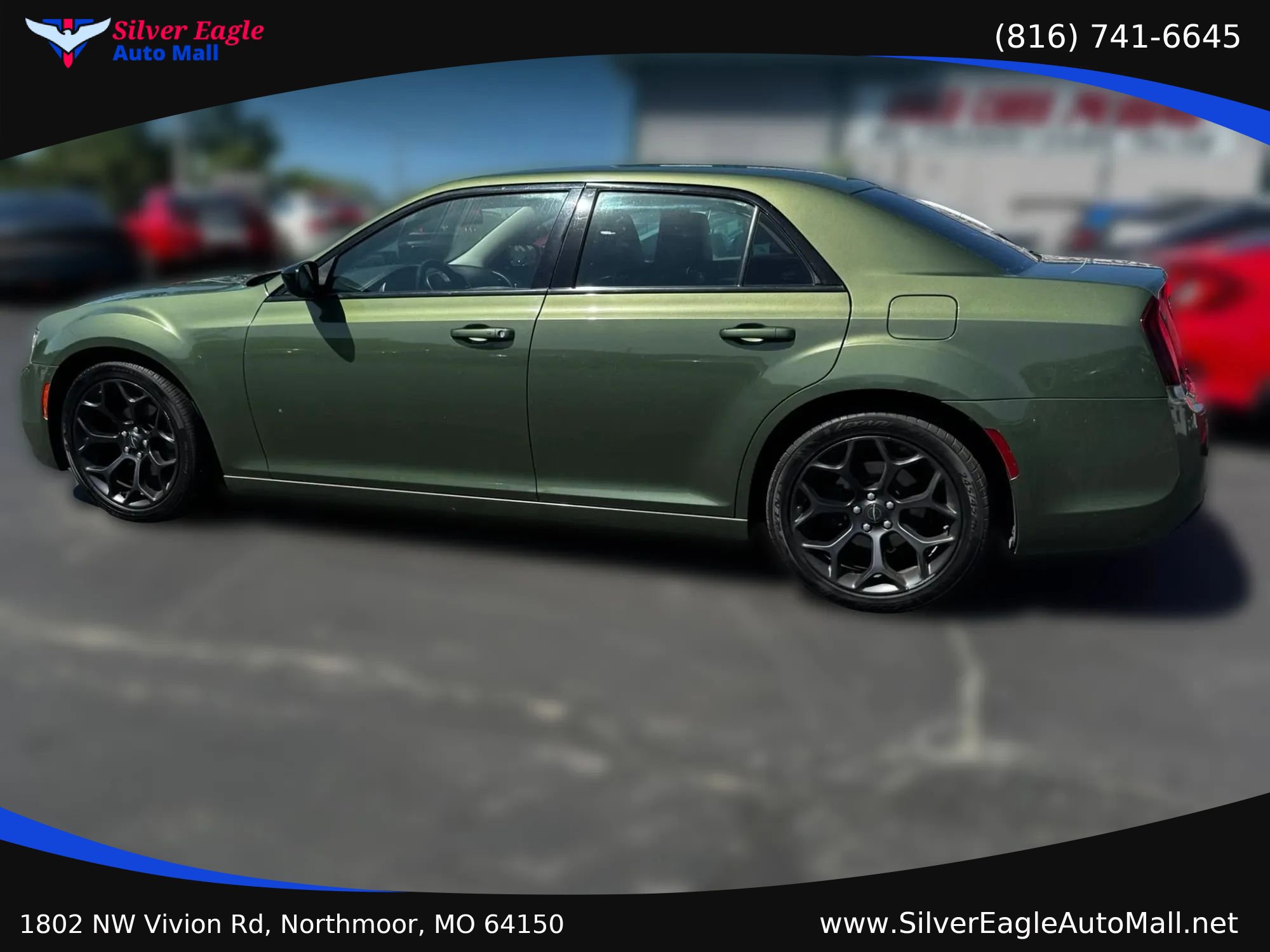 Used 2019 Chrysler 300 Touring w/ Sport Appearance Package RWD image 2