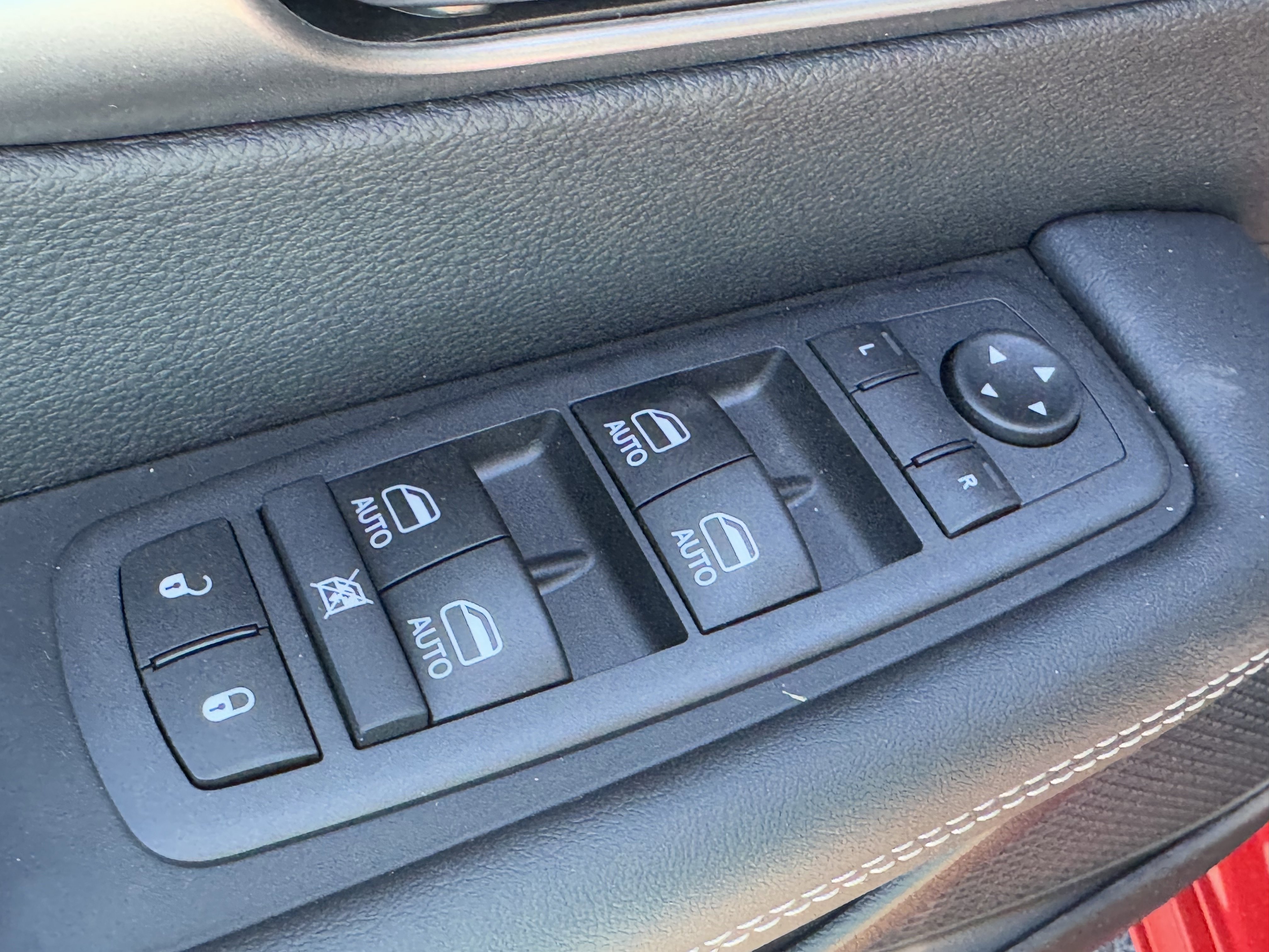 New 2026 Chrysler Pacifica Select image 11