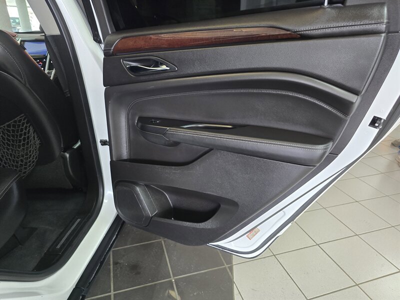 Used 2015 Cadillac SRX Luxury w/ Driver Awareness Package image 15