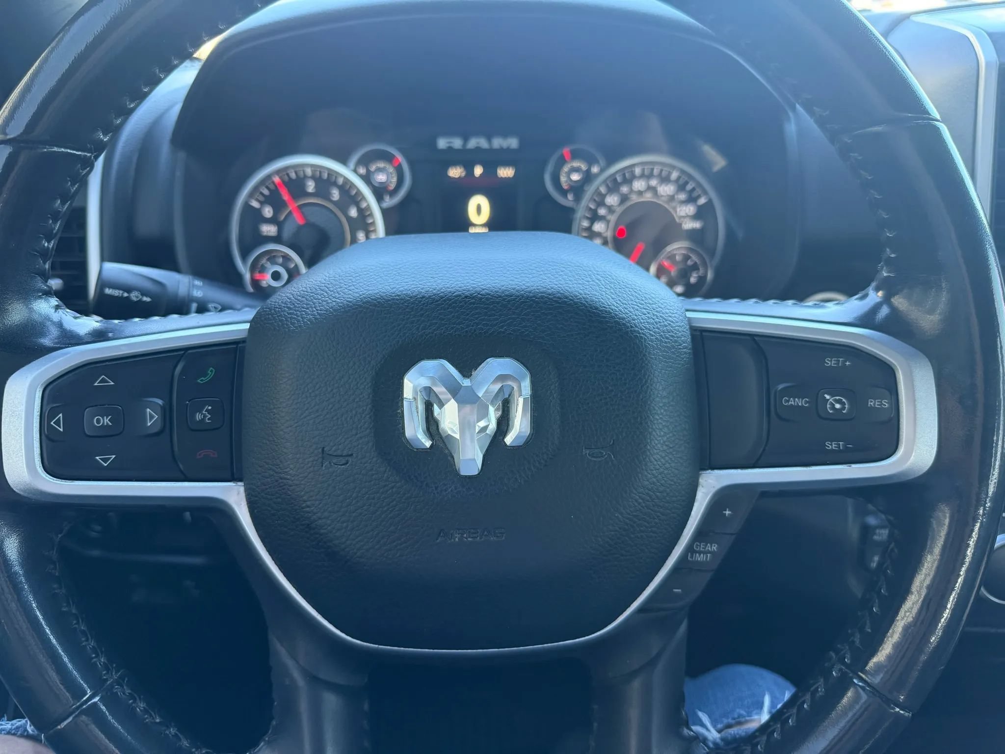 Used 2022 RAM 1500 4x4 Crew Cab image 8