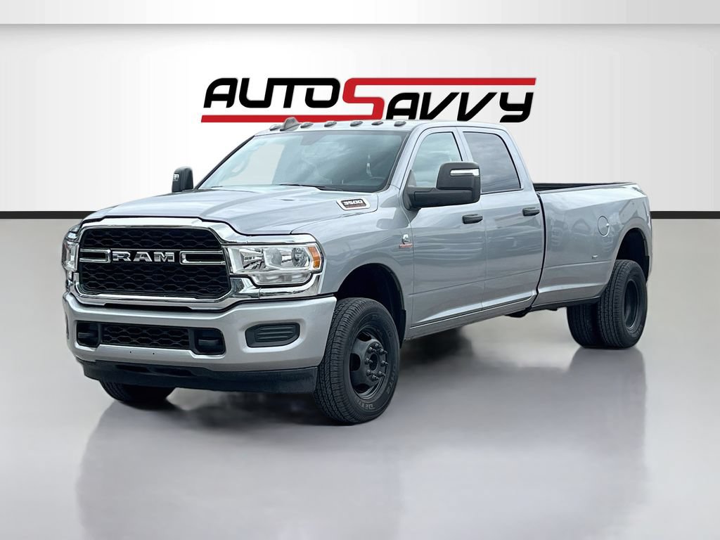 Used 2024 RAM 3500 Tradesman w/ Chrome Appearance Group AWD/4WD image 3