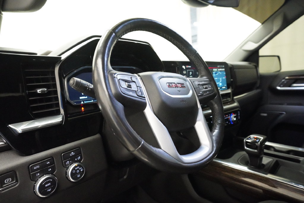 Used 2022 GMC Sierra 1500 Elevation w/ Preferred Package AWD/4WD image 8