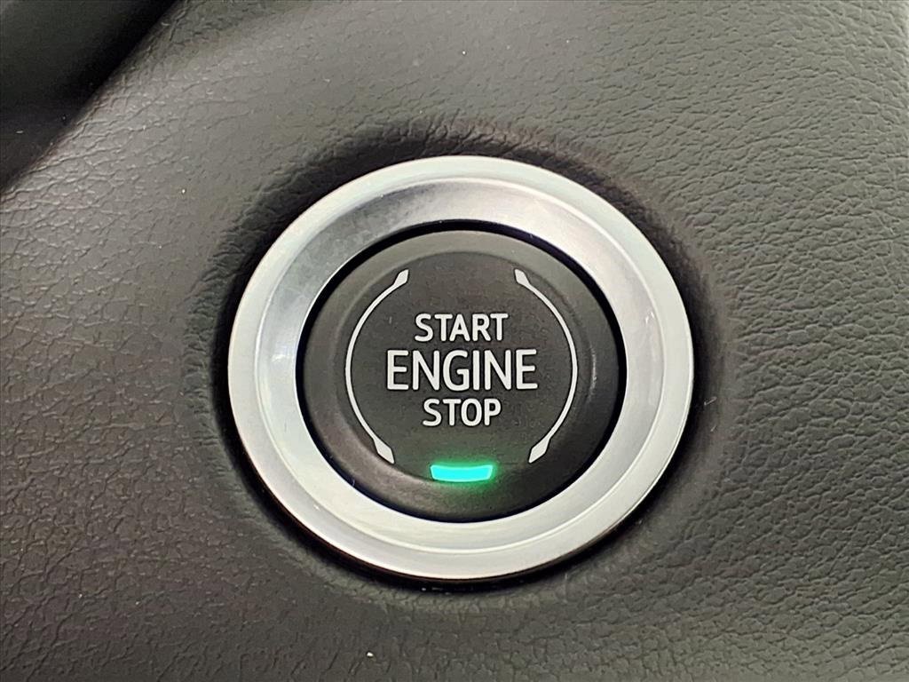 Certified 2023 Cadillac XT4 Premium Luxury w/ Enhanced Visibility Package image 9