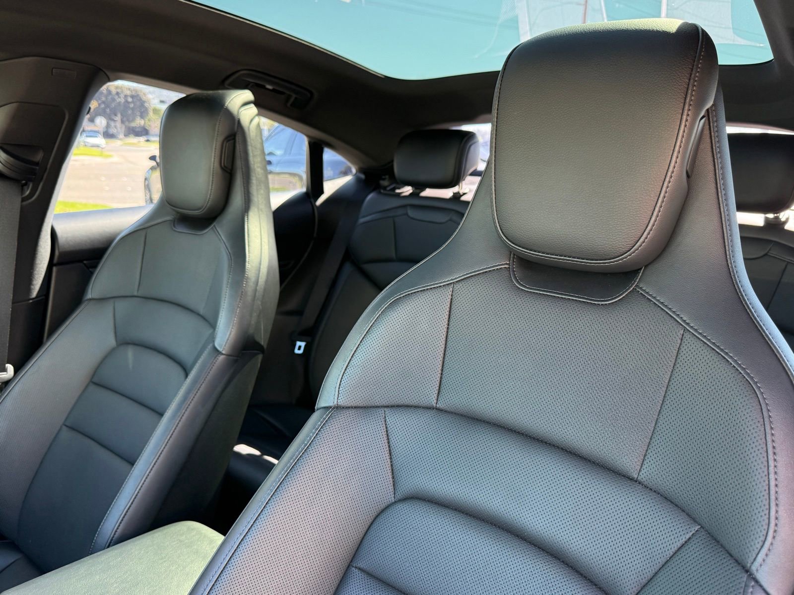 Used 2024 Porsche Taycan image 28