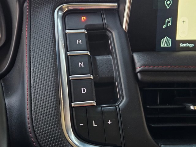 Used 2023 Chevrolet Suburban RST w/ Sport Performance Package AWD/4WD image 12