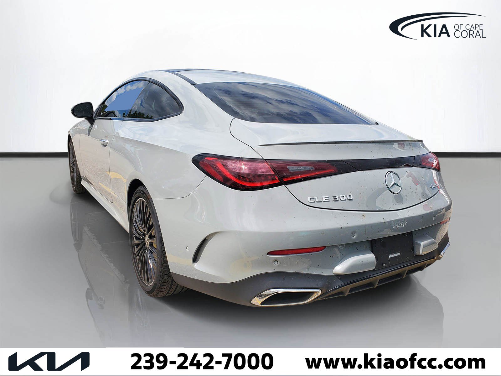 Used 2024 Mercedes-Benz CLE 300 4MATIC Coupe image 4