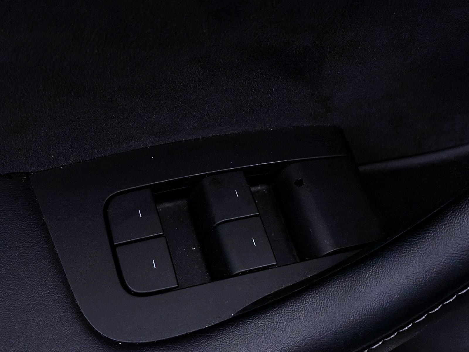 Used 2021 Tesla Model Y Performance image 17