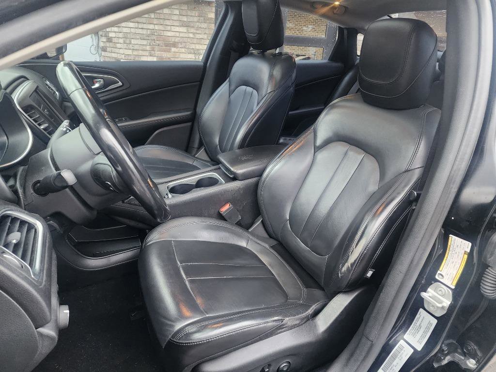 Used 2017 Chrysler 200 Limited Platinum w/ Comfort & Convenience Group image 12