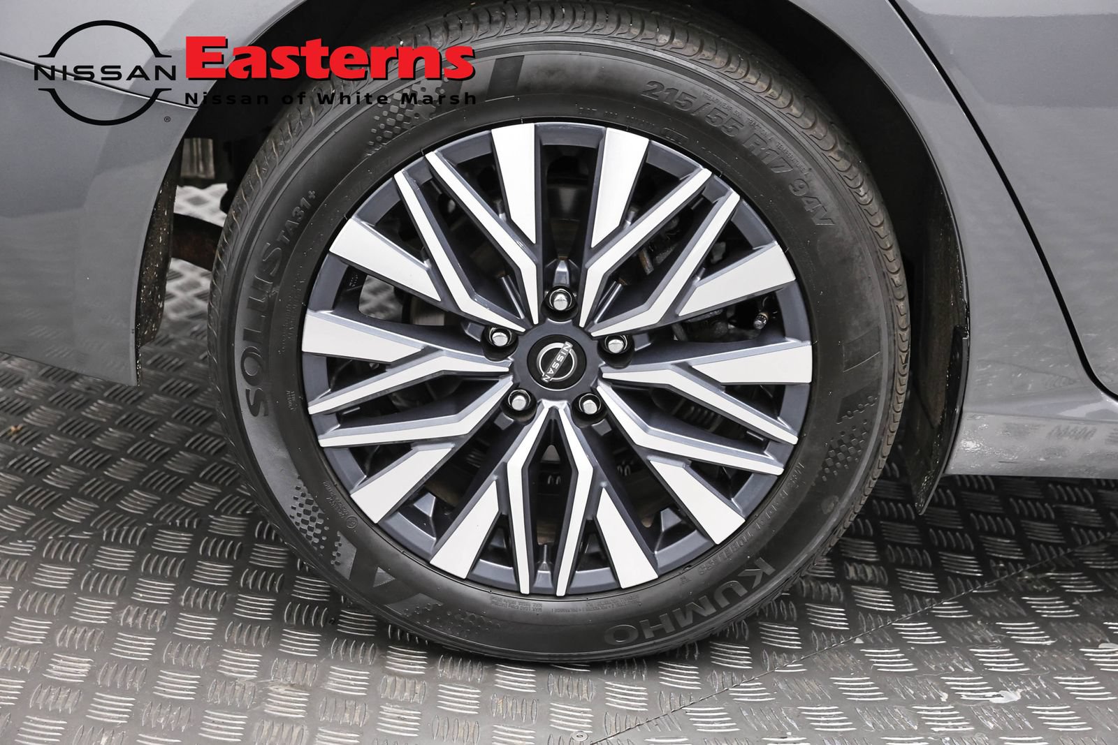 Used 2025 Nissan Altima 2.5 SV FWD image 29
