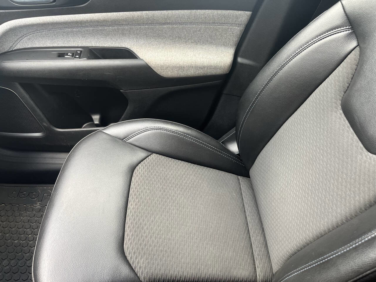 Used 2022 Jeep Compass Latitude w/ Convenience Group image 25