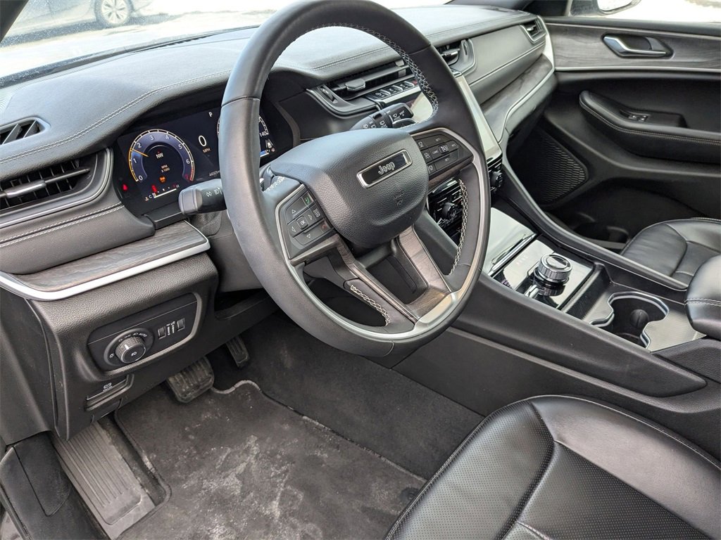 Used 2024 Jeep Grand Cherokee L Limited w/ Luxury Tech Group II image 17