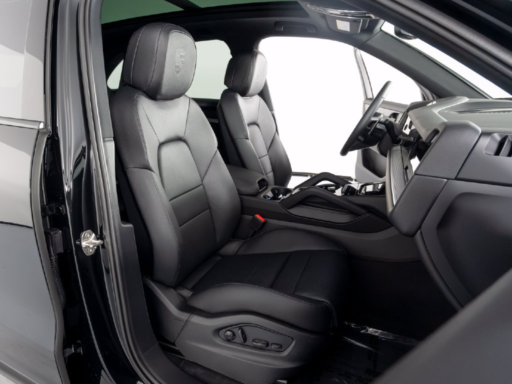 New 2026 Porsche Cayenne AWD/4WD image 36