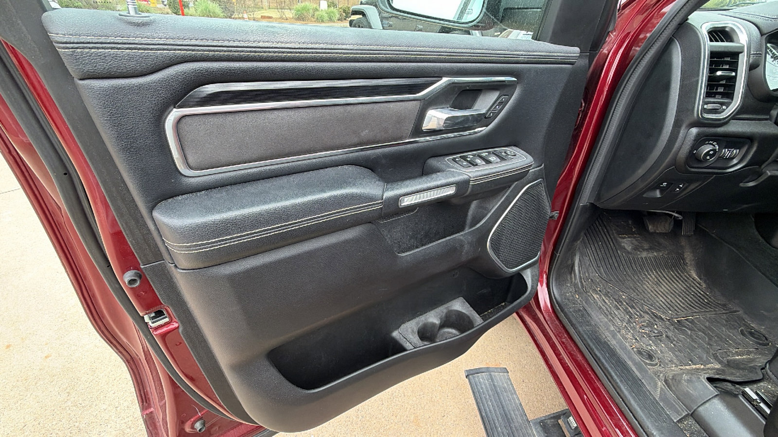 Used 2023 RAM 1500 Laramie image 14