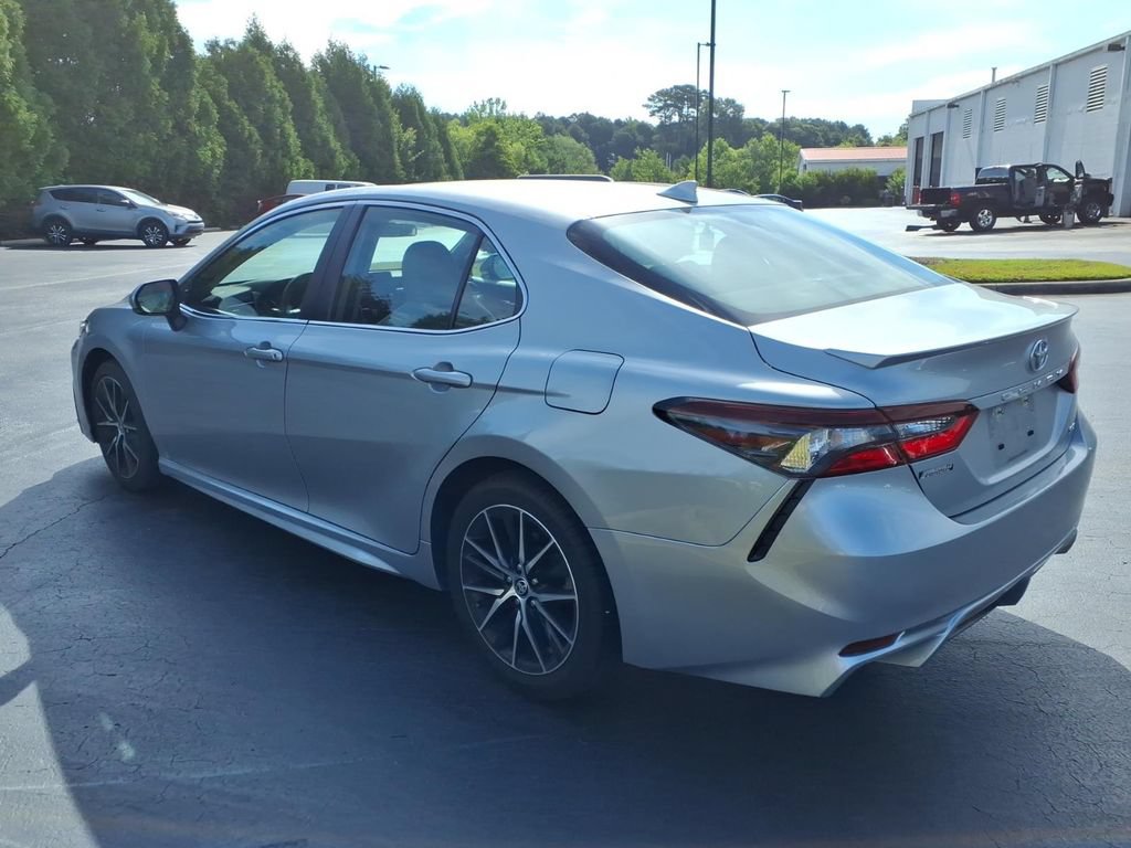 Used 2024 Toyota Camry SE FWD image 5